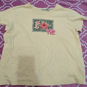 🦋5/25$ White Stag Yellow Floral Short Sleeve Tee